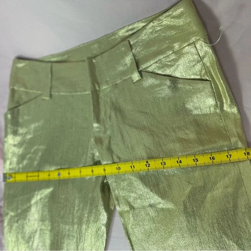 Alice + Olivia shimmery shiny metallic gold linen cotton Bermuda designer shorts